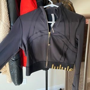 Cropped black lululemon jacket